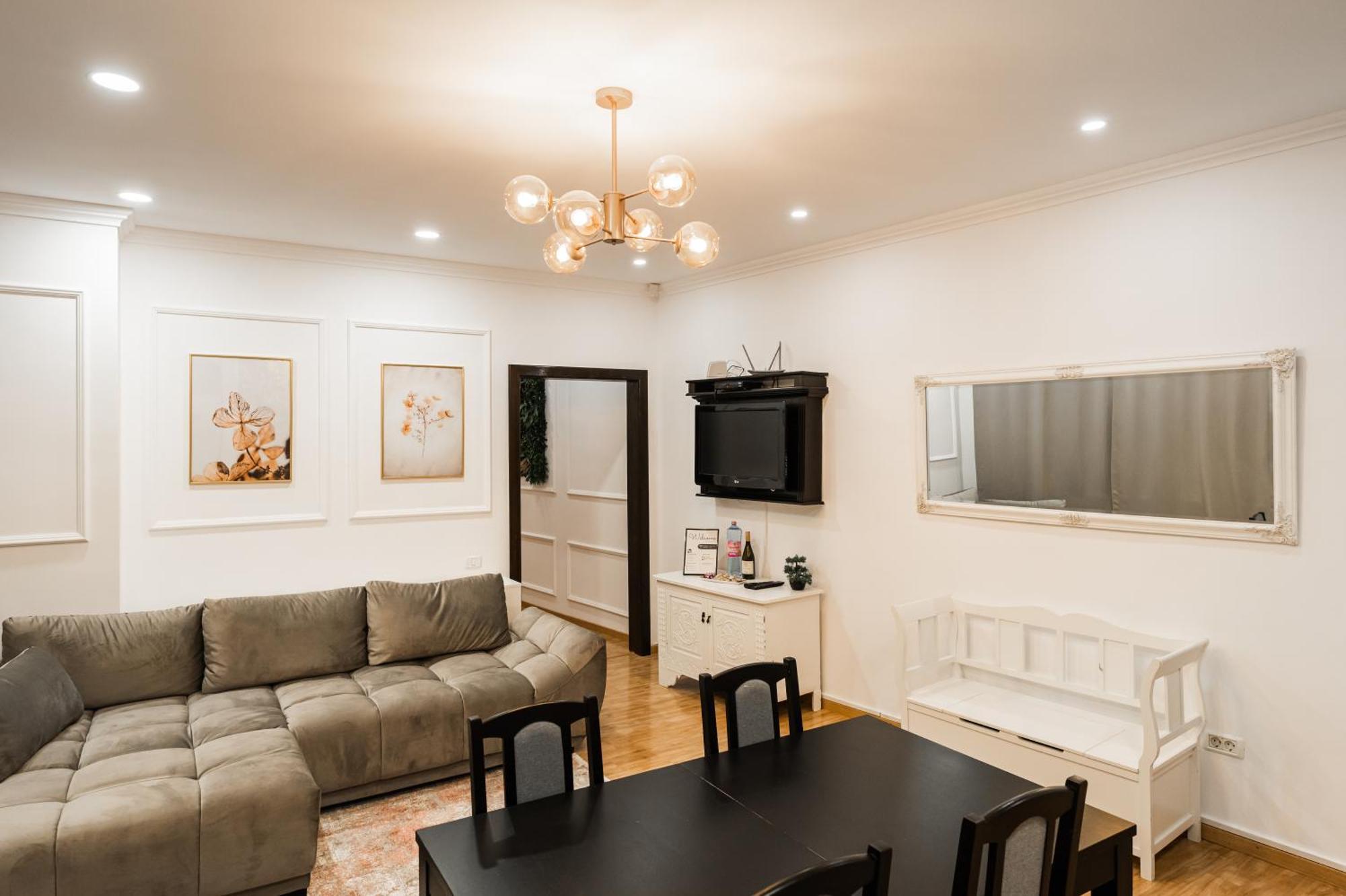 Apollonia Estate Old Town Big And Luxurious Apartamento Braşov