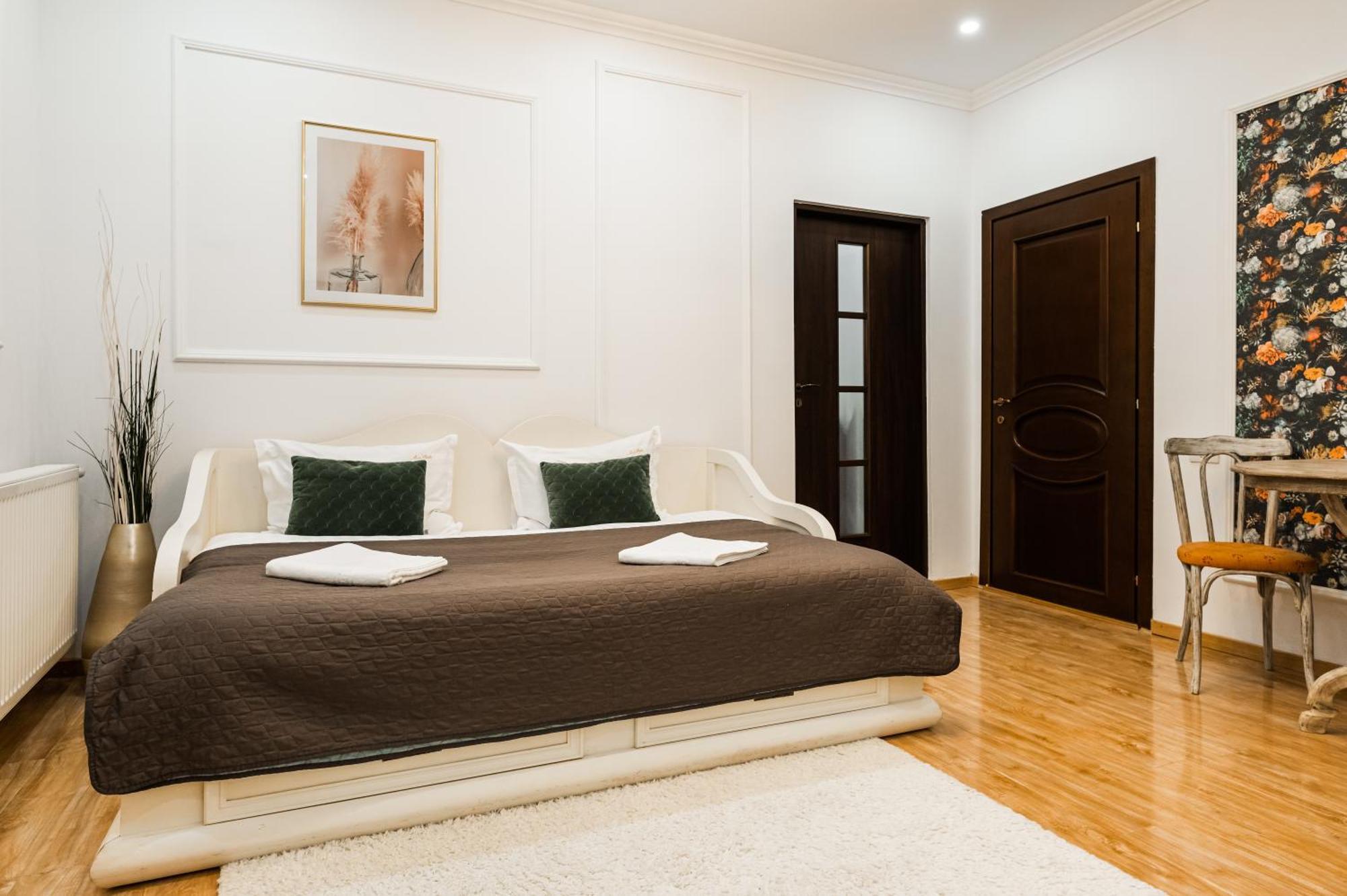 Apartamento Apollonia Estate Old Town Big And Luxurious *