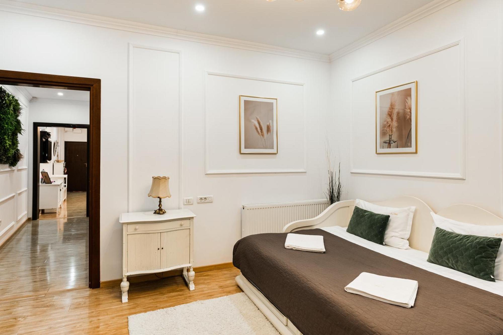 Apollonia Estate Old Town Big And Luxurious *