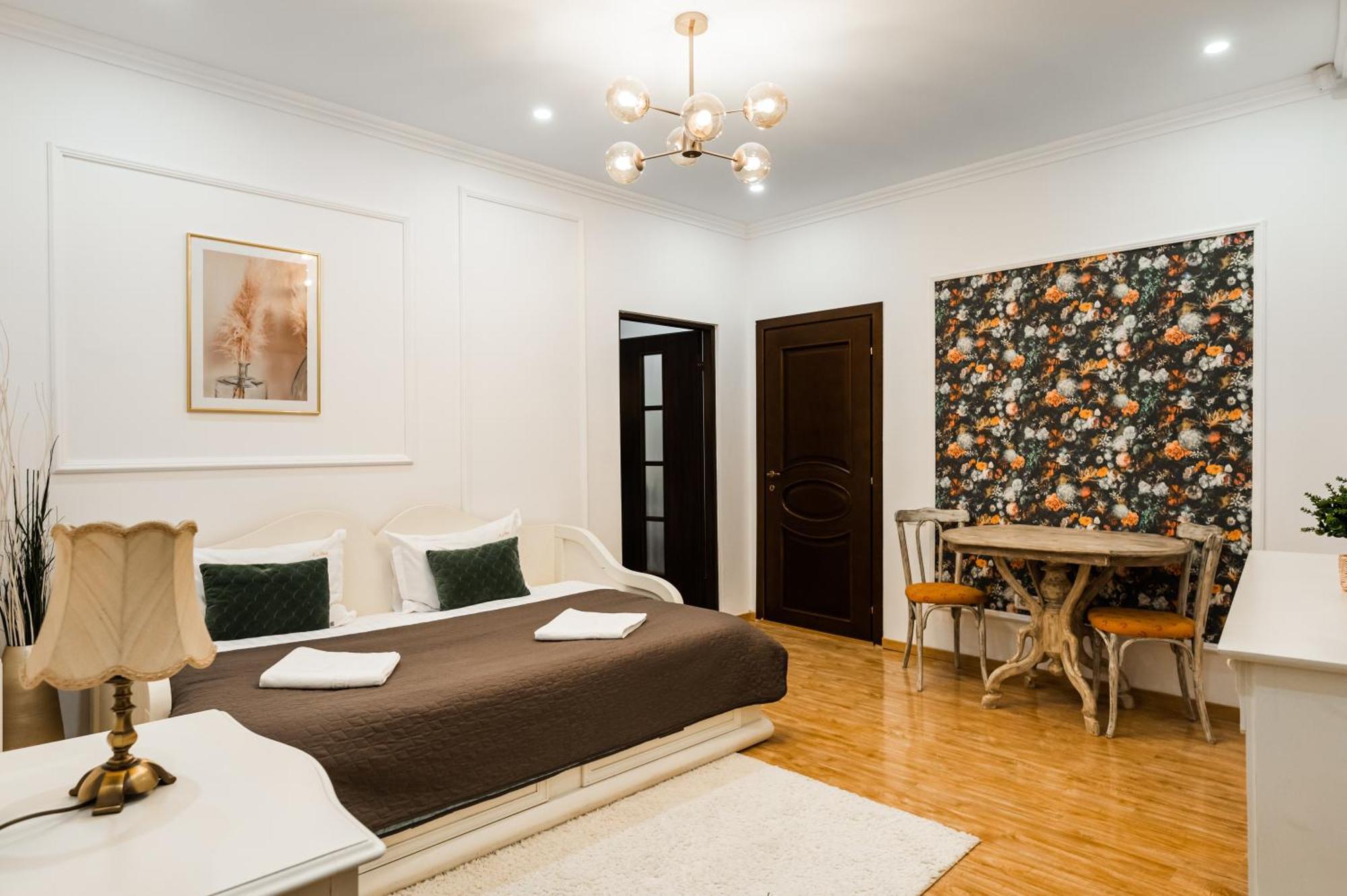 Apollonia Estate Old Town Big And Luxurious