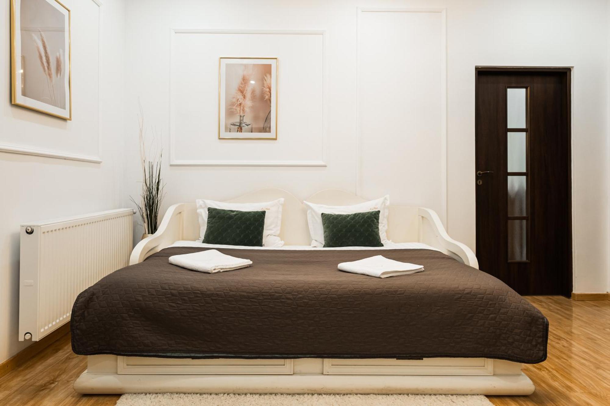 Apartamento Apollonia Estate Old Town Big And Luxurious