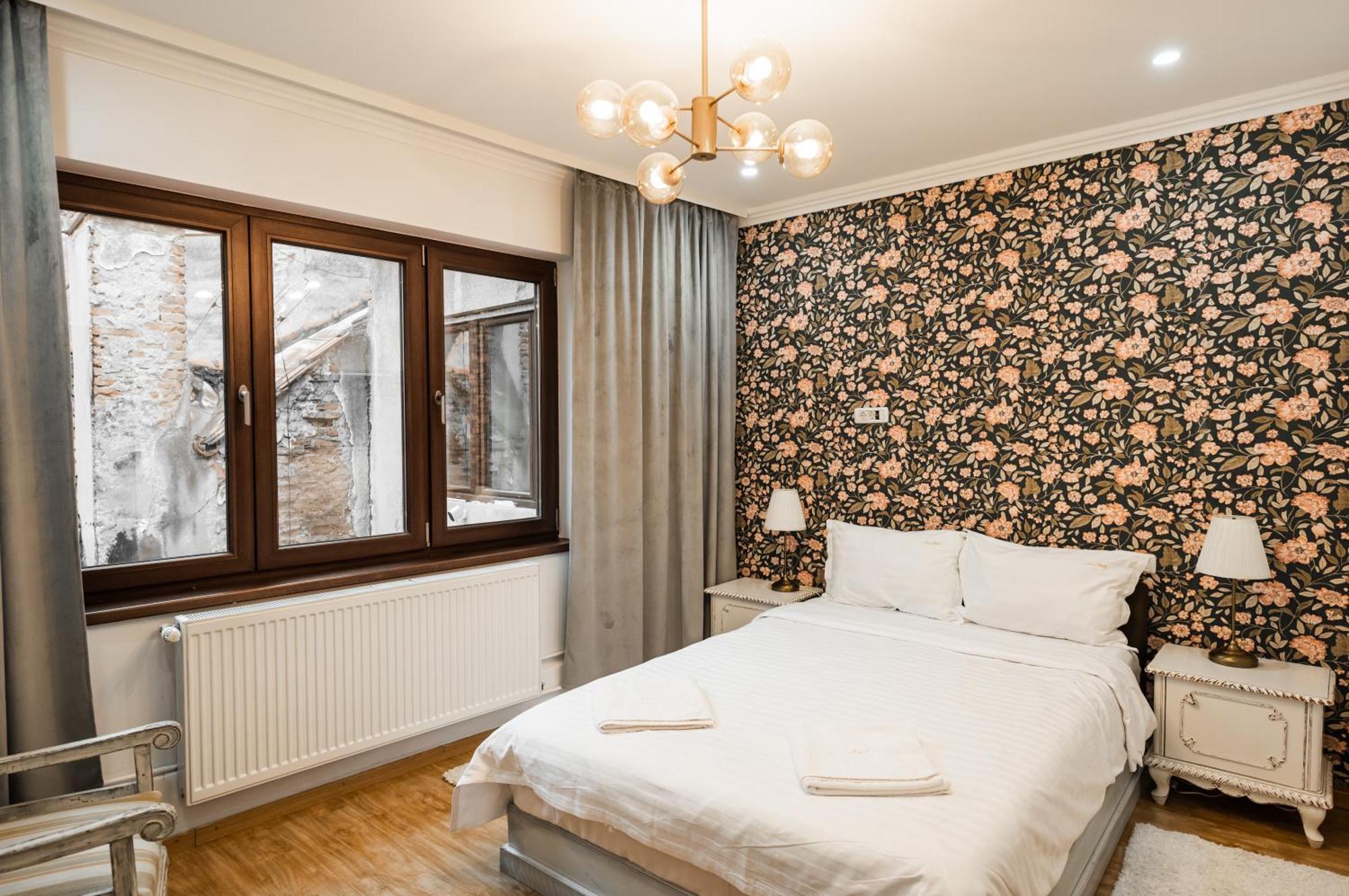 Apollonia Estate Old Town Big And Luxurious *